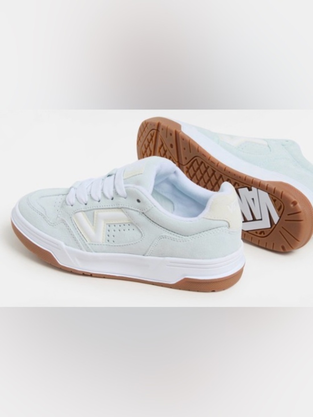 NWOB VANS Upland Shoes Unisex Women’s Sz 8